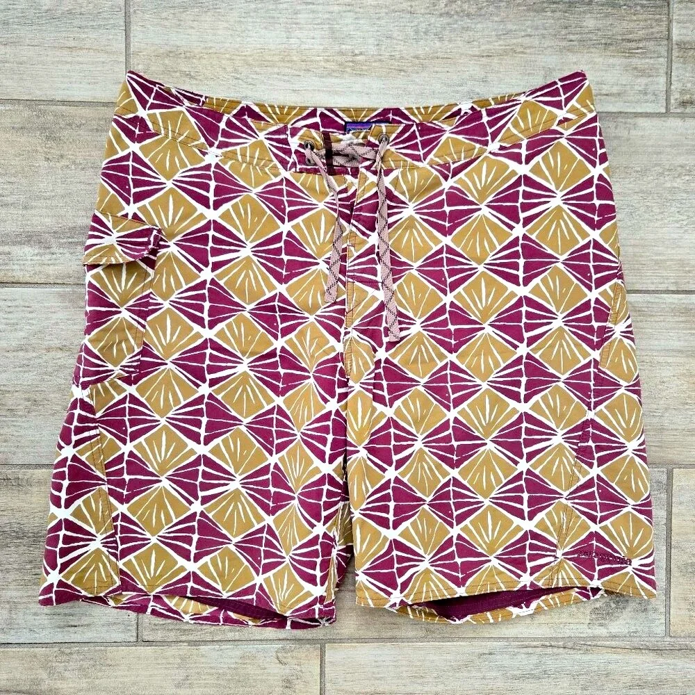 Patagonia Wavefarer Board Shorts Men's Lined Geo Surf‎ Pool Resort Travel 36